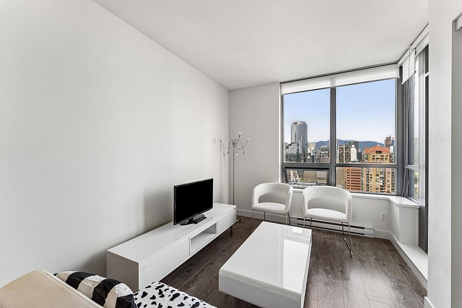 2705 1308 Hornby Street Vancouver, BC - 5