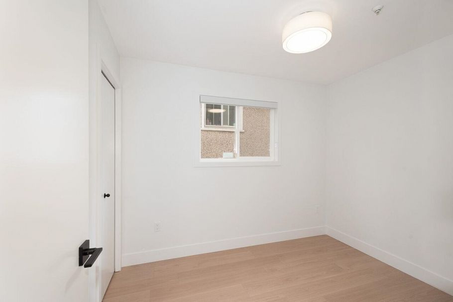 827 E 32nd Avenue Vancouver, BC - 34