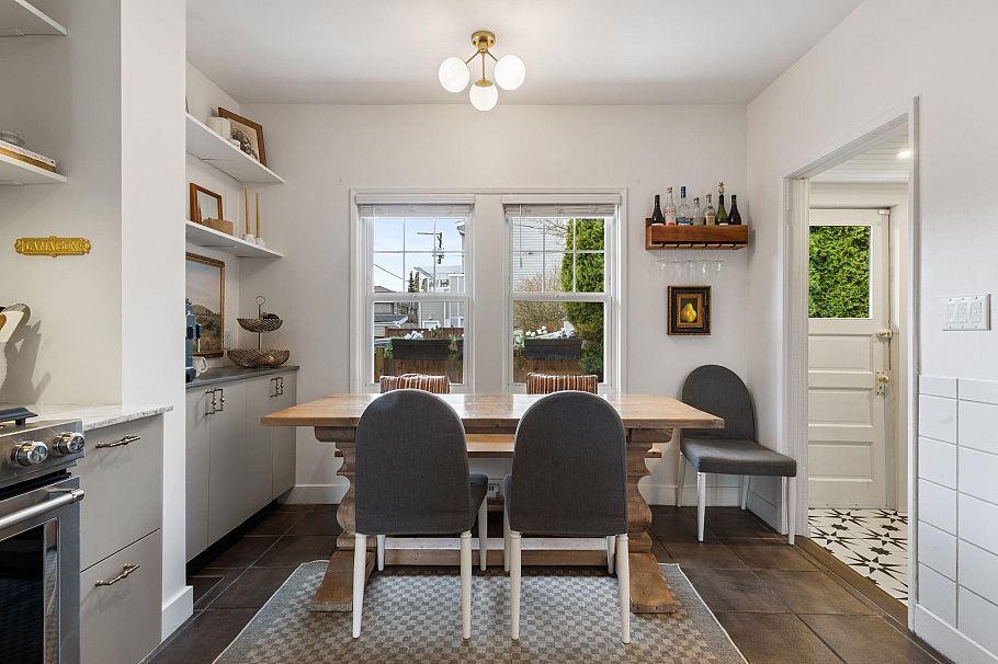 737-745 St. Andrews Avenue North Vancouver, BC - 26