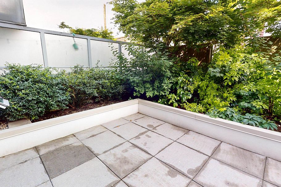 201 231 E Pender Street Vancouver, BC - 6