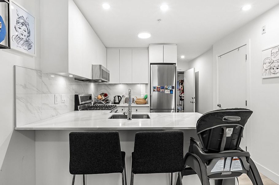 102 2688 Duke Street Vancouver, BC - 7