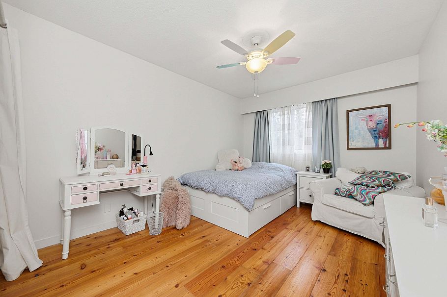 1126 Premier Street North Vancouver, BC - 17