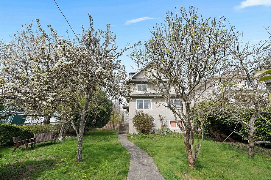 444 E 6th Street North Vancouver, BC - 11
