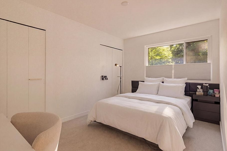 2221 Bowser Avenue North Vancouver, BC - 24