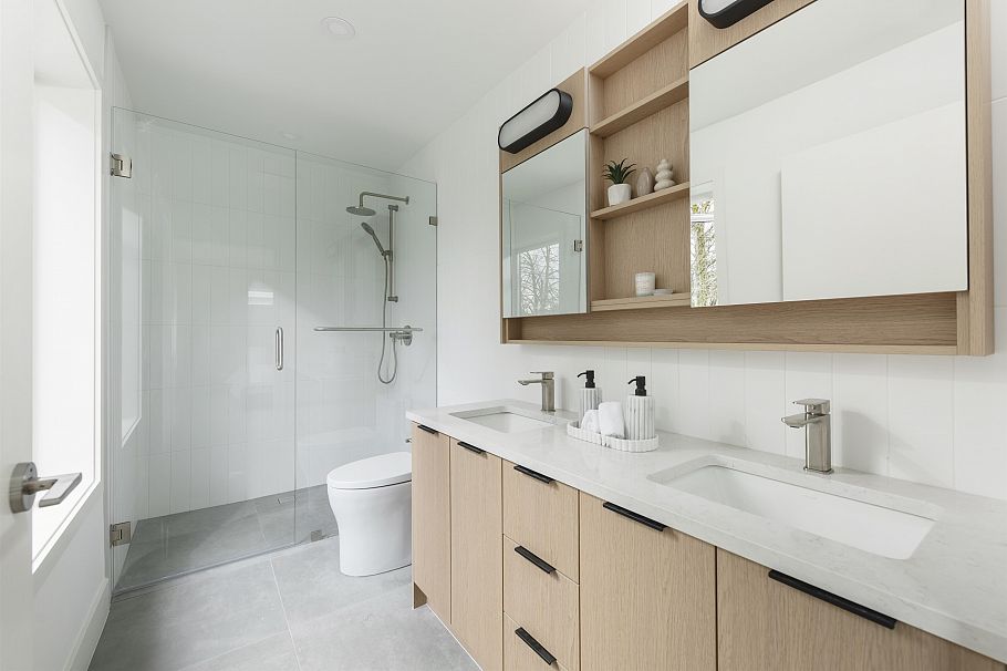 2 735 E 10th Avenue Vancouver, BC - 17