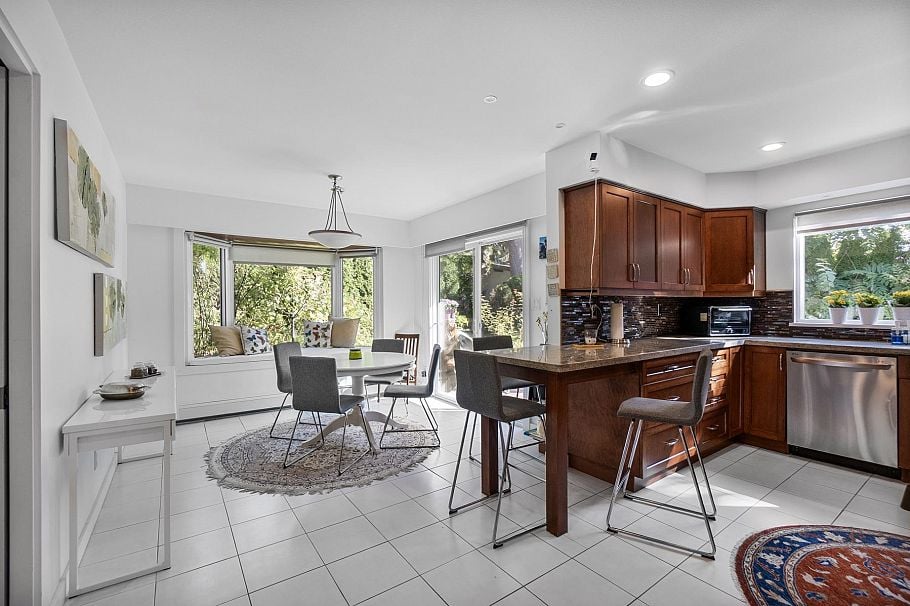 815 E 29th Street North Vancouver, BC - 17