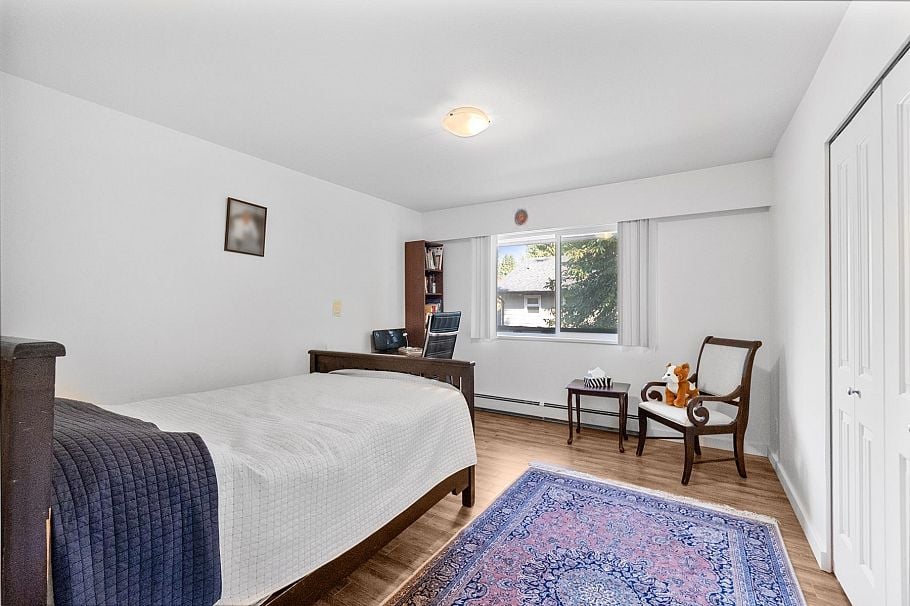 815 E 29th Street North Vancouver, BC - 32