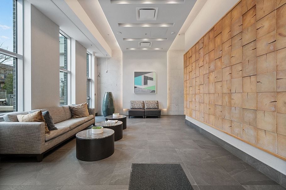 608 150 W 15th Street North Vancouver, BC - 23
