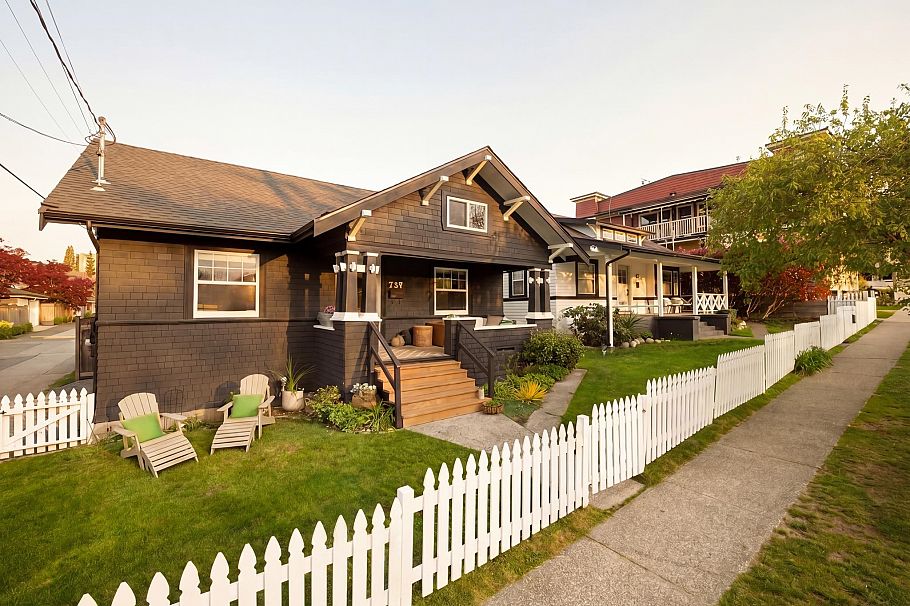 737-745 St. Andrews Avenue North Vancouver, BC - 35