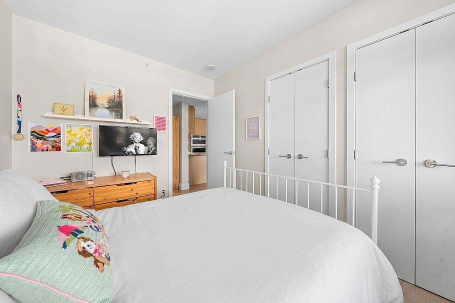 311 150 W 15 Street North Vancouver, BC - 19
