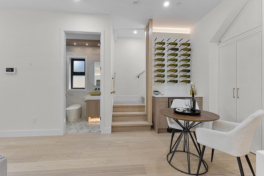 1 182 Ontario Place Vancouver, BC - 11