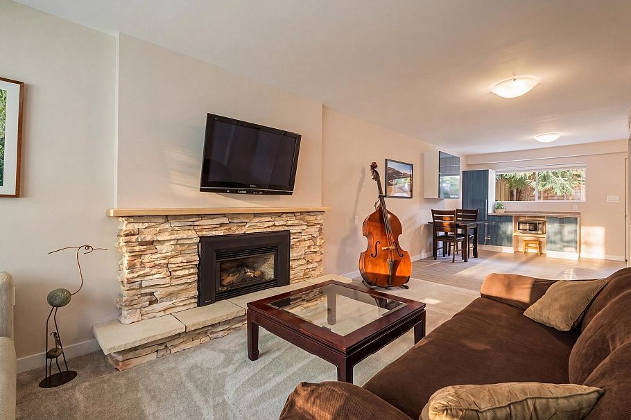 676 Wellington Drive North Vancouver, BC - 27