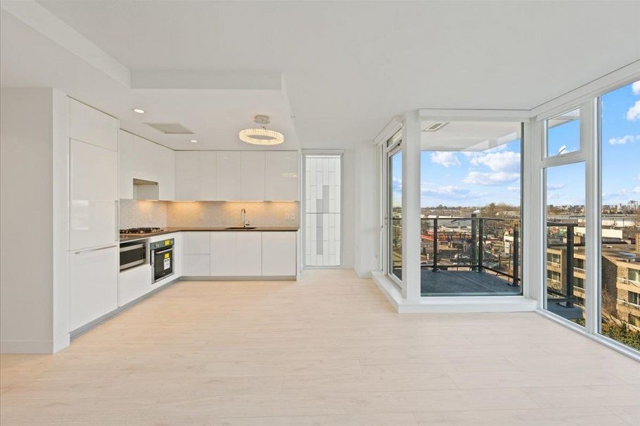 410 8138 Fraser Street Vancouver, BC - 4