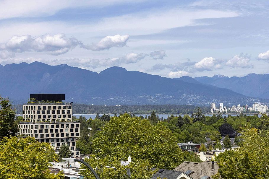 3820 W 12th Avenue Vancouver, BC - 32