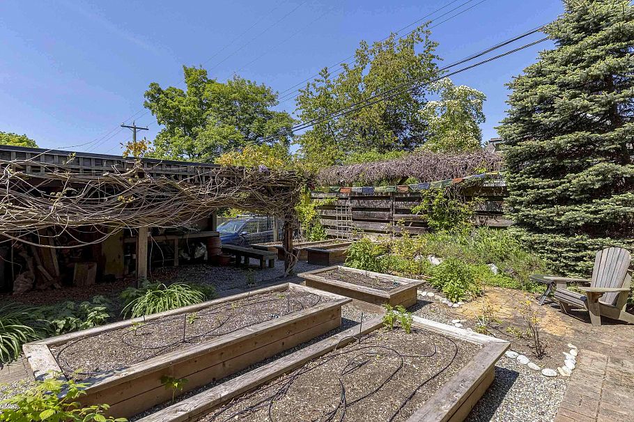 4269 W 13th Avenue Vancouver, BC - 31