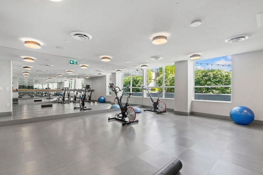 906 112 E 13th Street North Vancouver, BC - 33