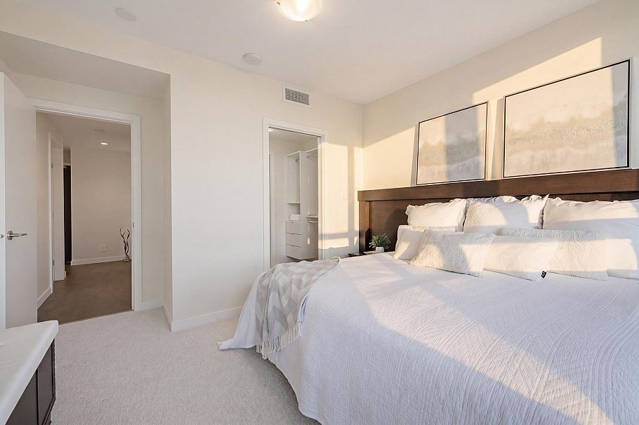 906 112 E 13th Street North Vancouver, BC - 20