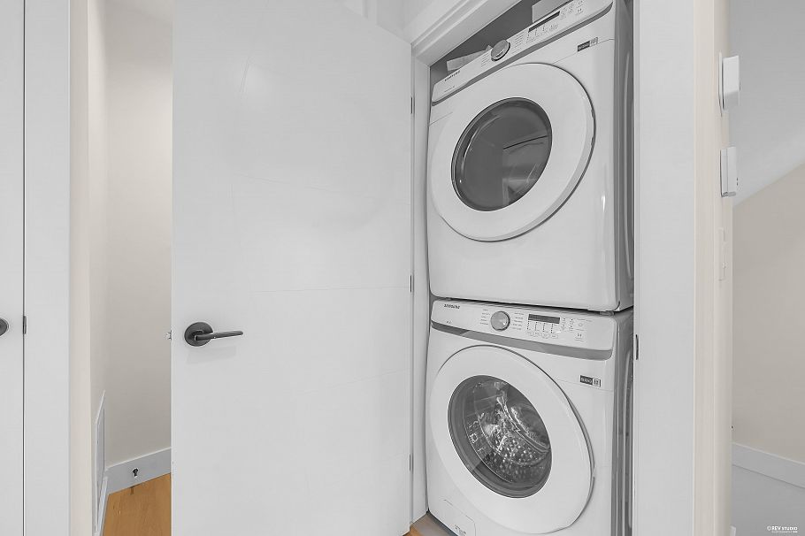 1620 E 53rd Avenue Vancouver, BC - 18