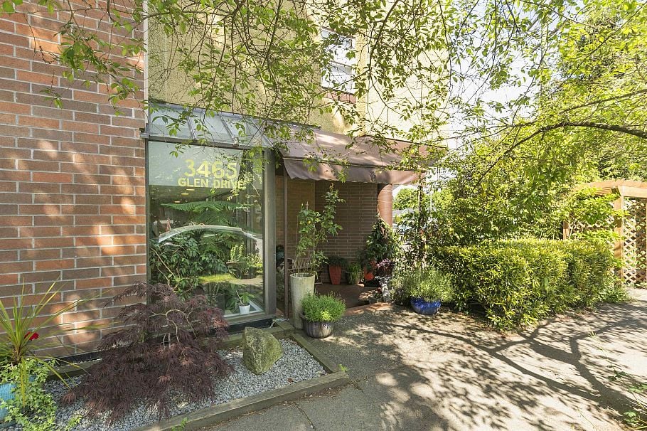 201 3465 Glen Drive Vancouver, BC - 29