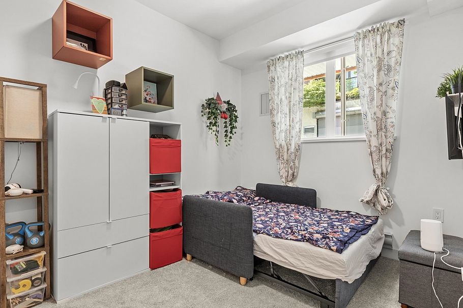 102 2688 Duke Street Vancouver, BC - 9