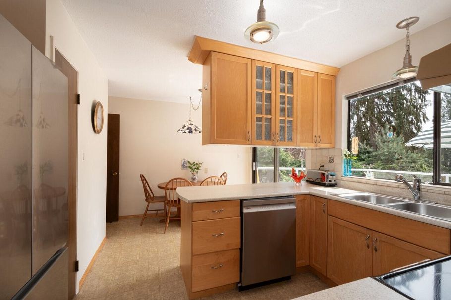 4057 Violet Street North Vancouver, BC - 13