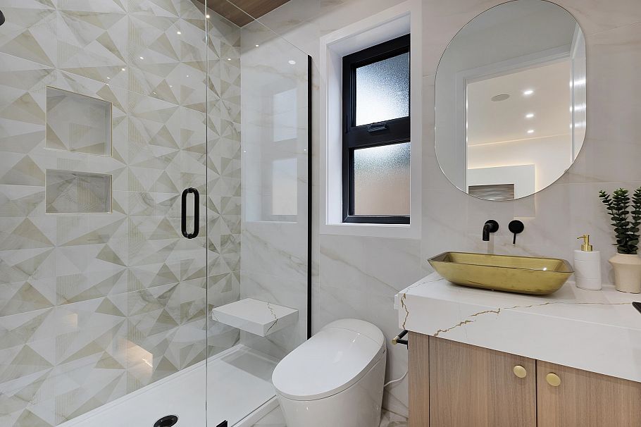 1 182 Ontario Place Vancouver, BC - 13