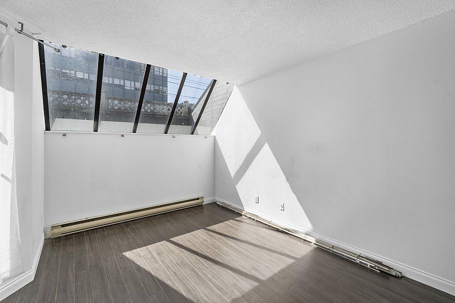 207 1270 Robson Street Vancouver, BC - 8