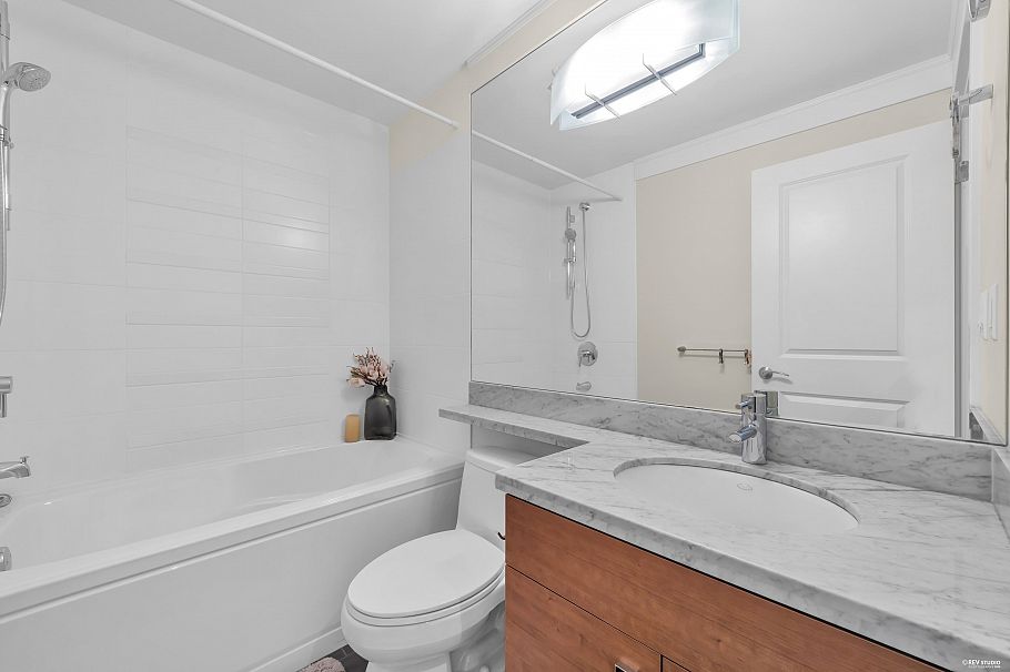 3618 W 24th Avenue Vancouver, BC - 24