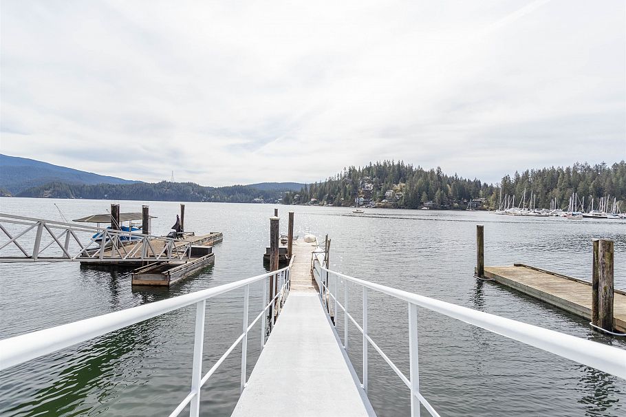 2588 Panorama Drive North Vancouver, BC - 5