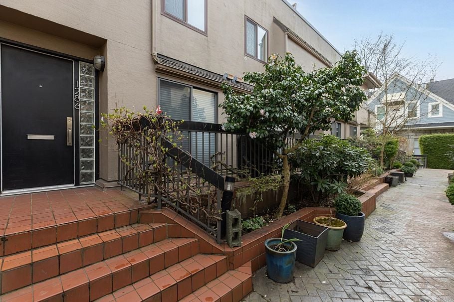 1286 W 7th Avenue Vancouver, BC - 34