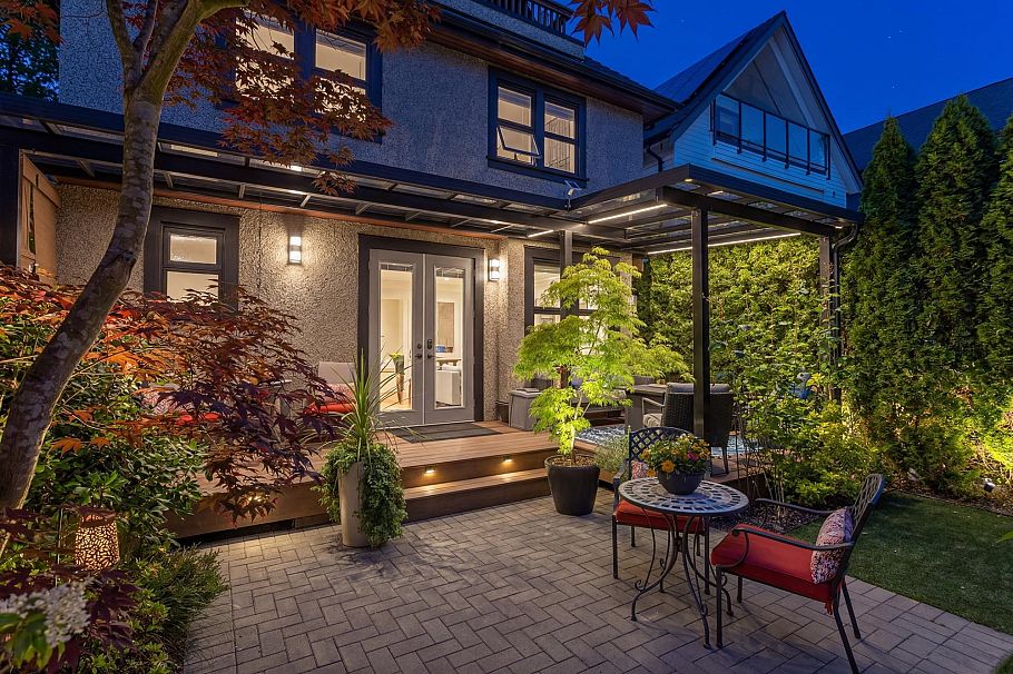 1020 E 13th Avenue Vancouver, BC - 1