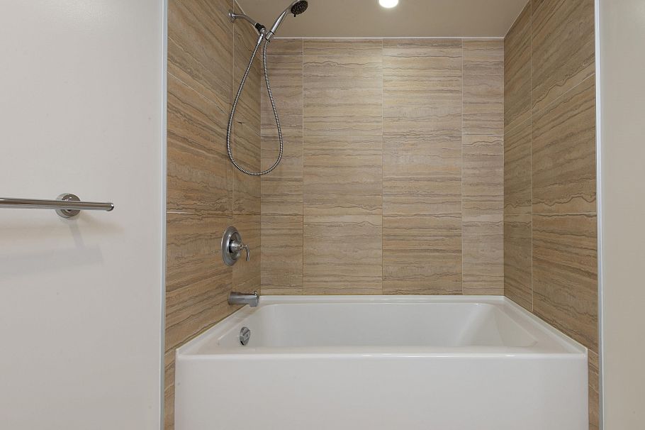 301 1887 Crowe Street Vancouver, BC - 15