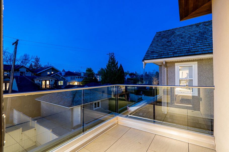 4691 W 9th Avenue Vancouver, BC - 31