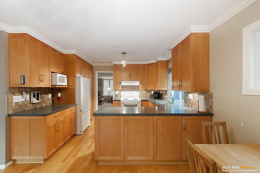 4350 W 14th Avenue Vancouver, BC - 7