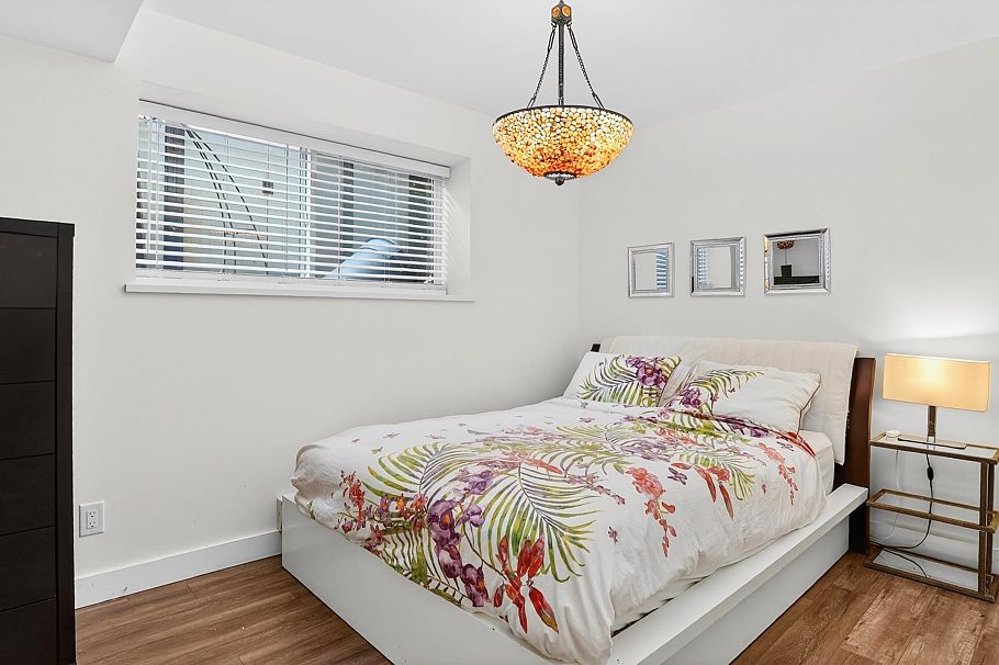 668 Alpine Court North Vancouver, BC - 27