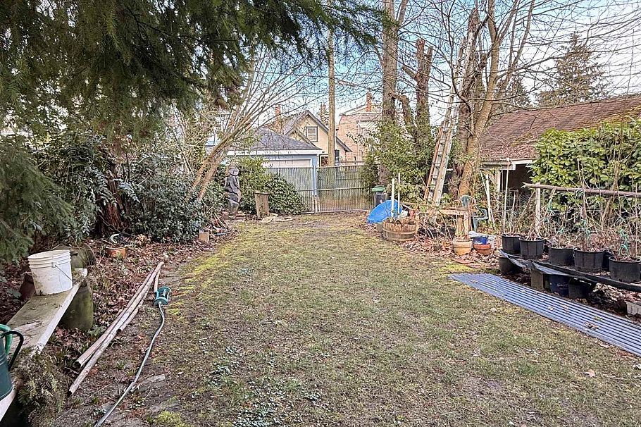 3813 W 15th Avenue Vancouver, BC - 11