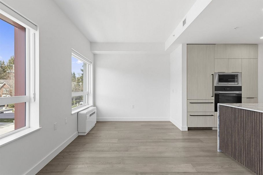 304 3590 W 39th Avenue Vancouver, BC - 1