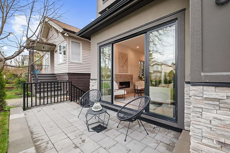 2238 E 5th Avenue Vancouver, BC - 1