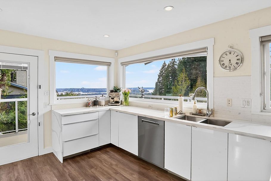 668 Alpine Court North Vancouver, BC - 5