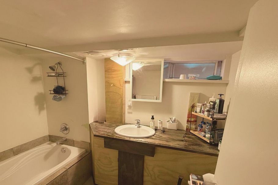 3813 W 15th Avenue Vancouver, BC - 18