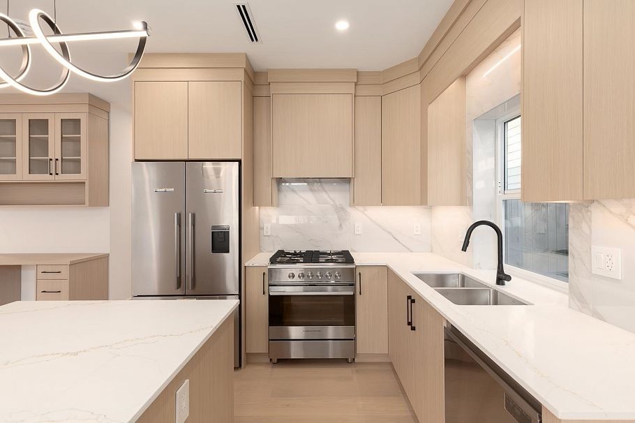 2 3635 Turner Street Vancouver, BC - 16