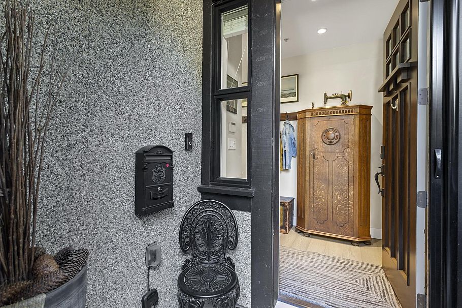 1020 E 13th Avenue Vancouver, BC - 13