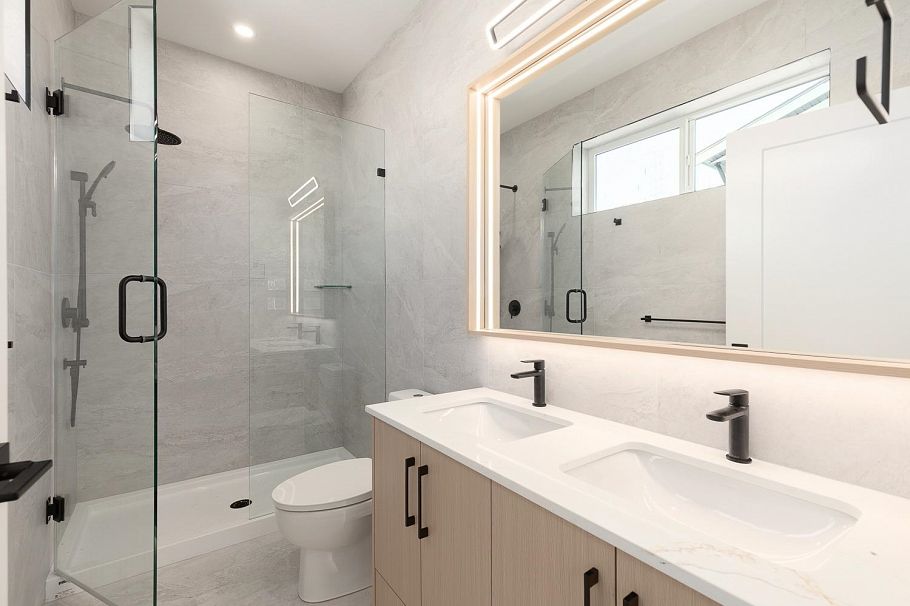 2 3635 Turner Street Vancouver, BC - 23