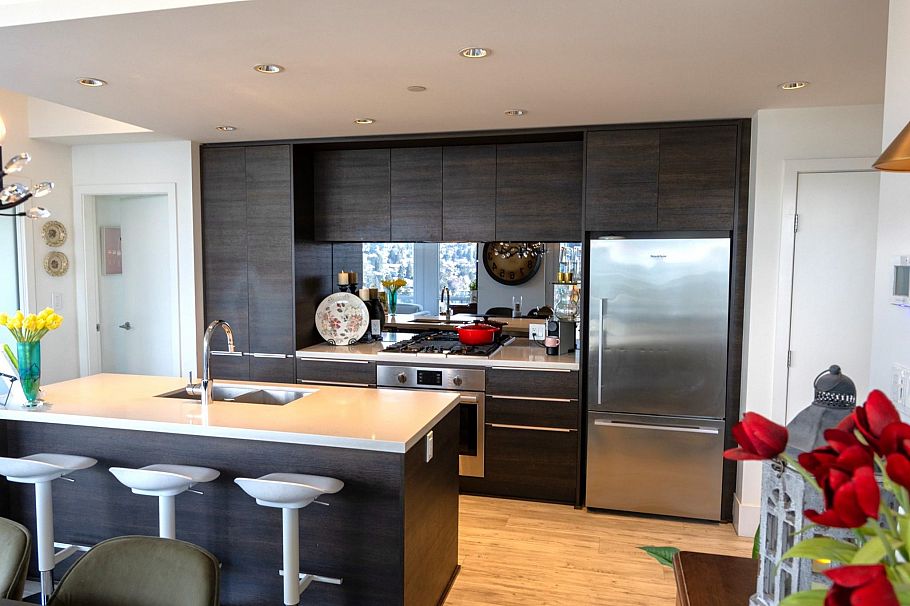 2405 1550 Fern Street North Vancouver, BC - 5