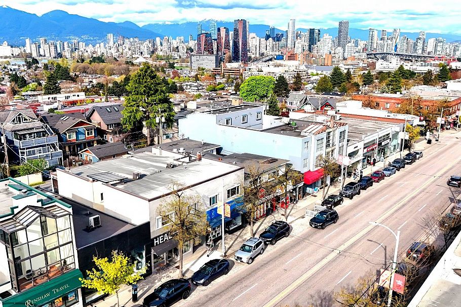 2158 W 3rd Avenue Vancouver, BC - 19