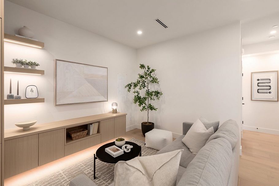 1 3635 Turner Street Vancouver, BC - 4