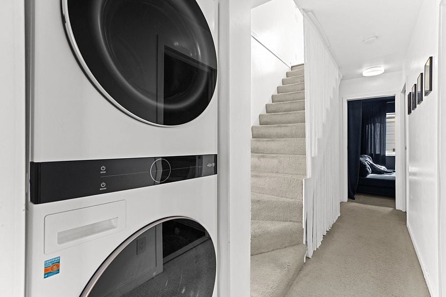 1286 W 7th Avenue Vancouver, BC - 19