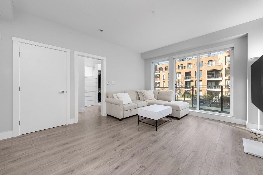 309 3588 Sawmill Crescent Vancouver, BC - 3