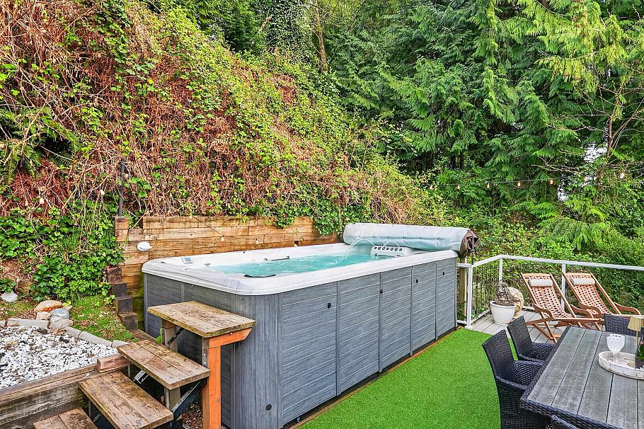 668 Alpine Court North Vancouver, BC - 29