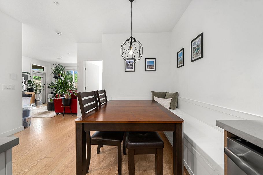 301 3205 Mountain Highway North Vancouver, BC - 16